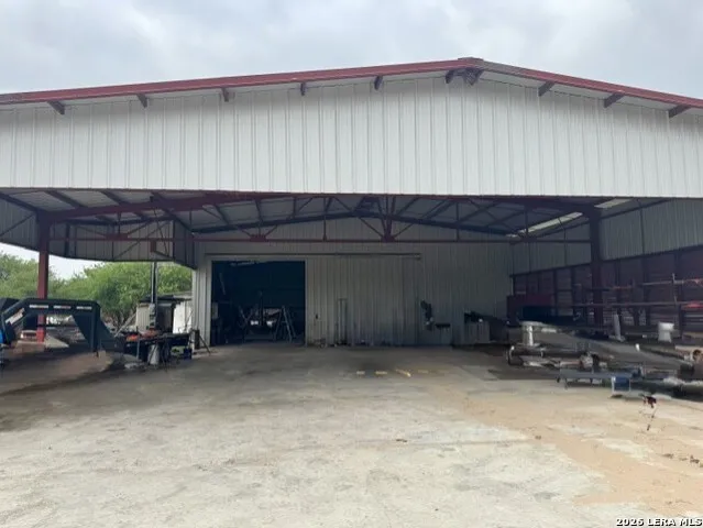 81 Stevens Rd Somerset, TX 78069